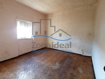 Moradia T3 para Venda em Ota