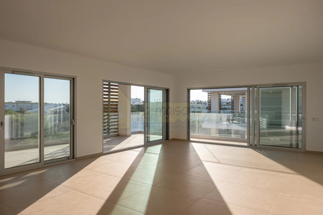 Apartamento T3 para Venda em Albufeira e Olhos de Água Foto 3