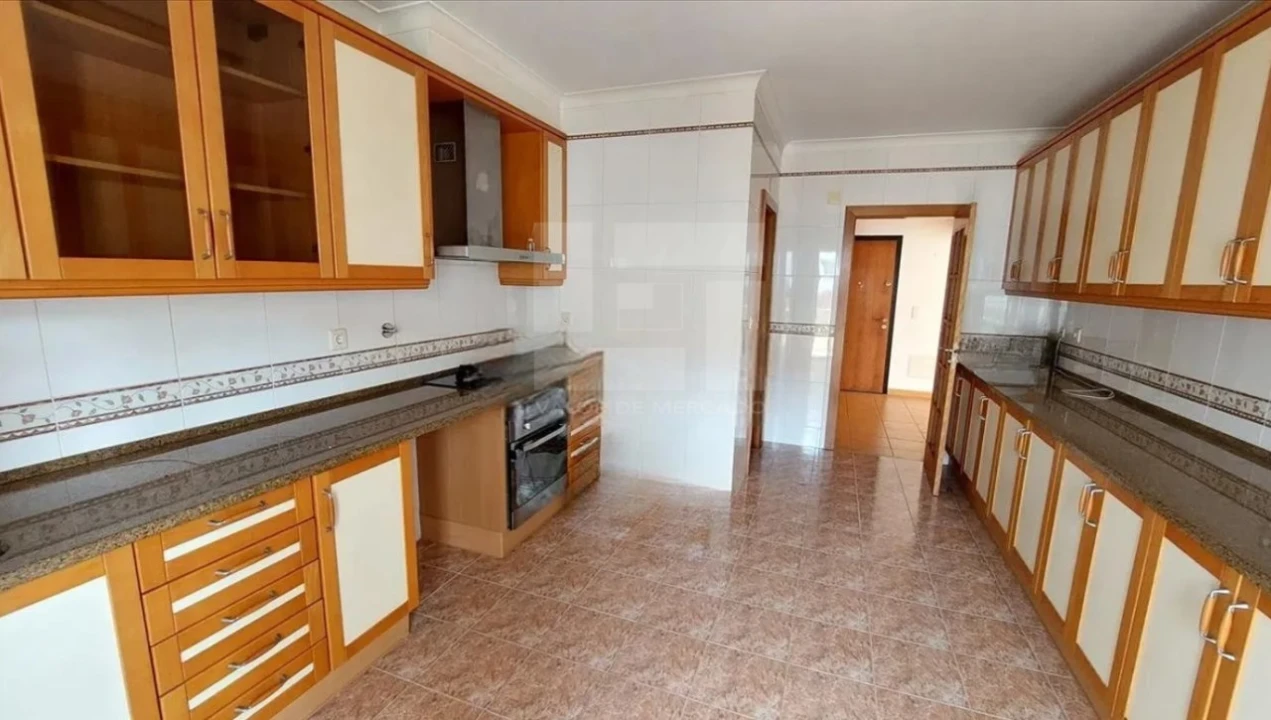 Apartamento T4 para Venda em Santa Maria e São Miguel, São Martinho, São Pedro Penaferrim Foto 5