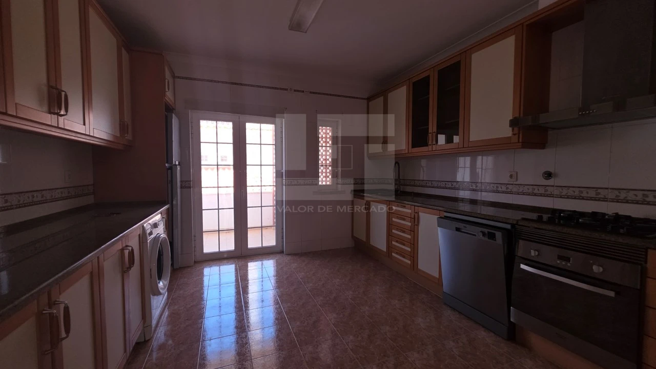 Apartamento T4 para Venda em Santa Maria e São Miguel, São Martinho, São Pedro Penaferrim Foto 21