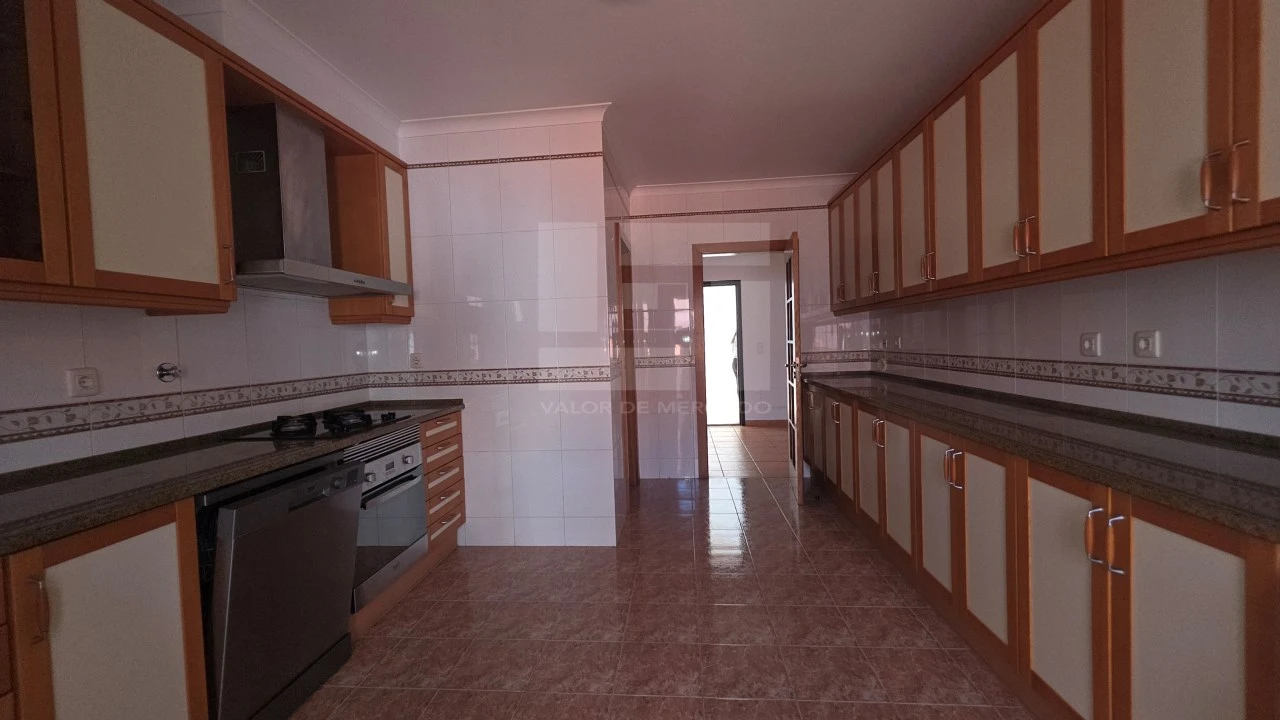 Apartamento T4 para Venda em Santa Maria e São Miguel, São Martinho, São Pedro Penaferrim Foto 24
