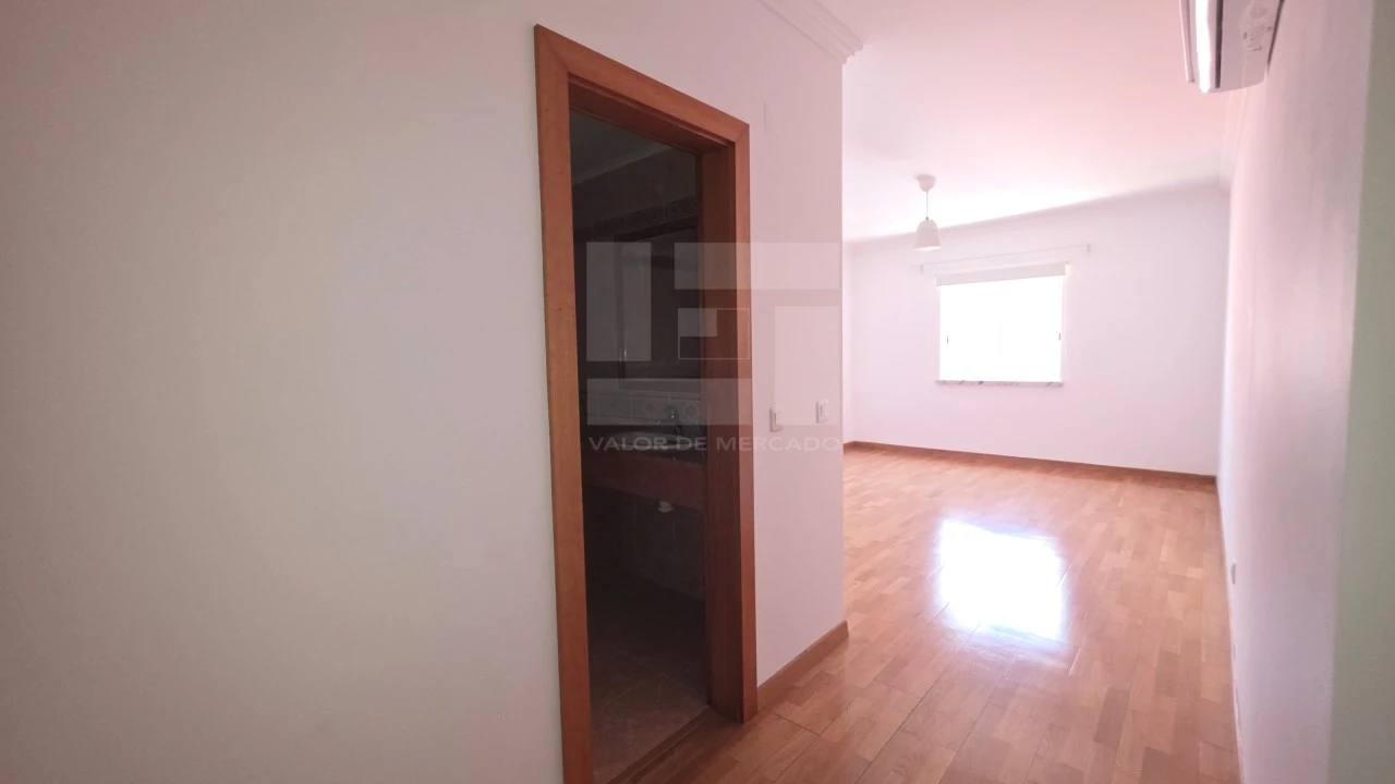 Apartamento T4 para Venda em Santa Maria e São Miguel, São Martinho, São Pedro Penaferrim Foto 29