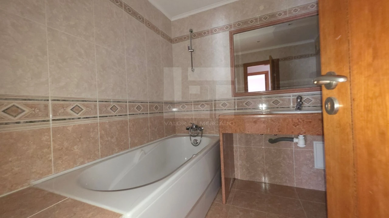 Apartamento T4 para Venda em Santa Maria e São Miguel, São Martinho, São Pedro Penaferrim Foto 38