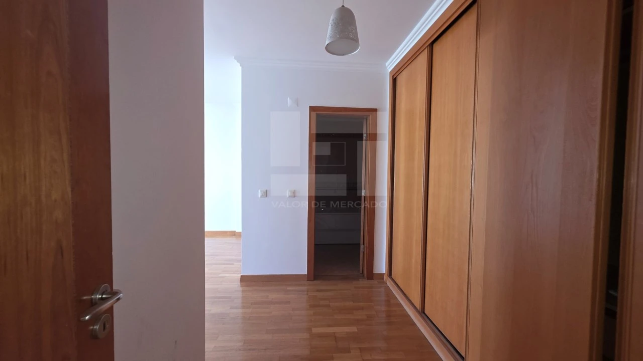 Apartamento T4 para Venda em Santa Maria e São Miguel, São Martinho, São Pedro Penaferrim Foto 40