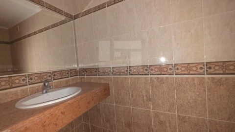 Apartamento T4 para Venda em Santa Maria e São Miguel, São Martinho, São Pedro Penaferrim