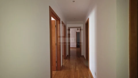 Apartamento T4 para Venda em Santa Maria e São Miguel, São Martinho, São Pedro Penaferrim