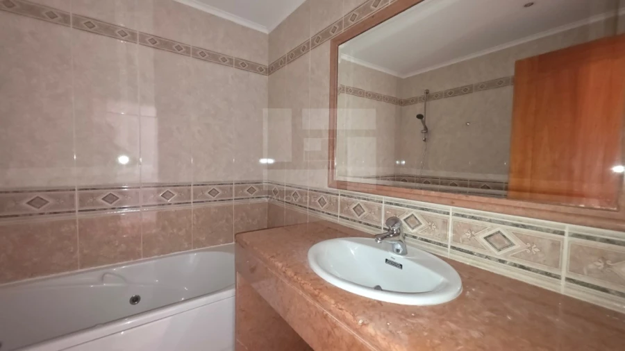 Apartamento T4 para Venda em Santa Maria e São Miguel, São Martinho, São Pedro Penaferrim Foto 30