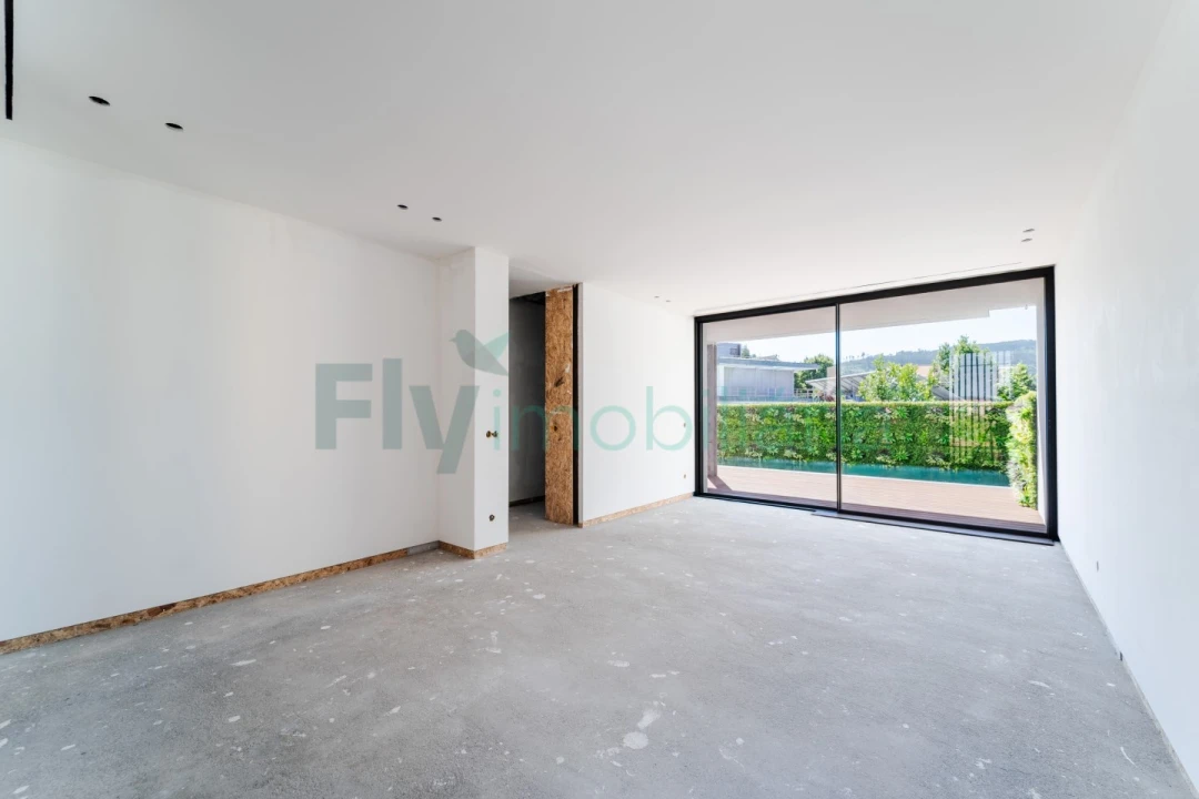 Moradia T4 para Venda em Azurem Foto 52