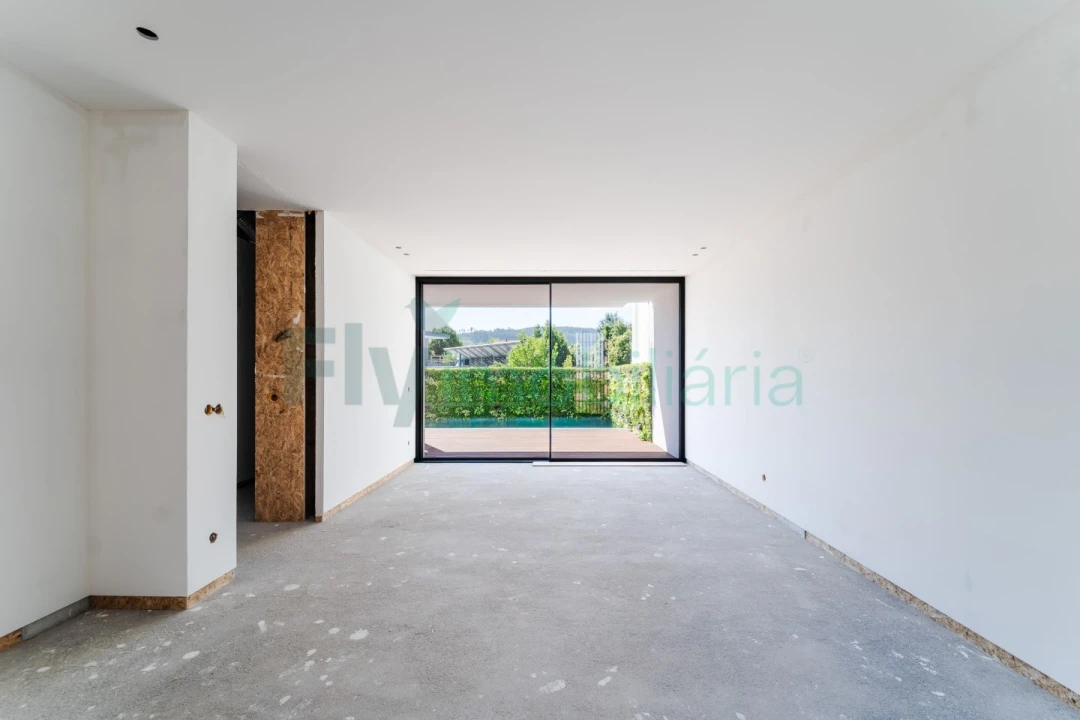 Moradia T4 para Venda em Azurem Foto 53