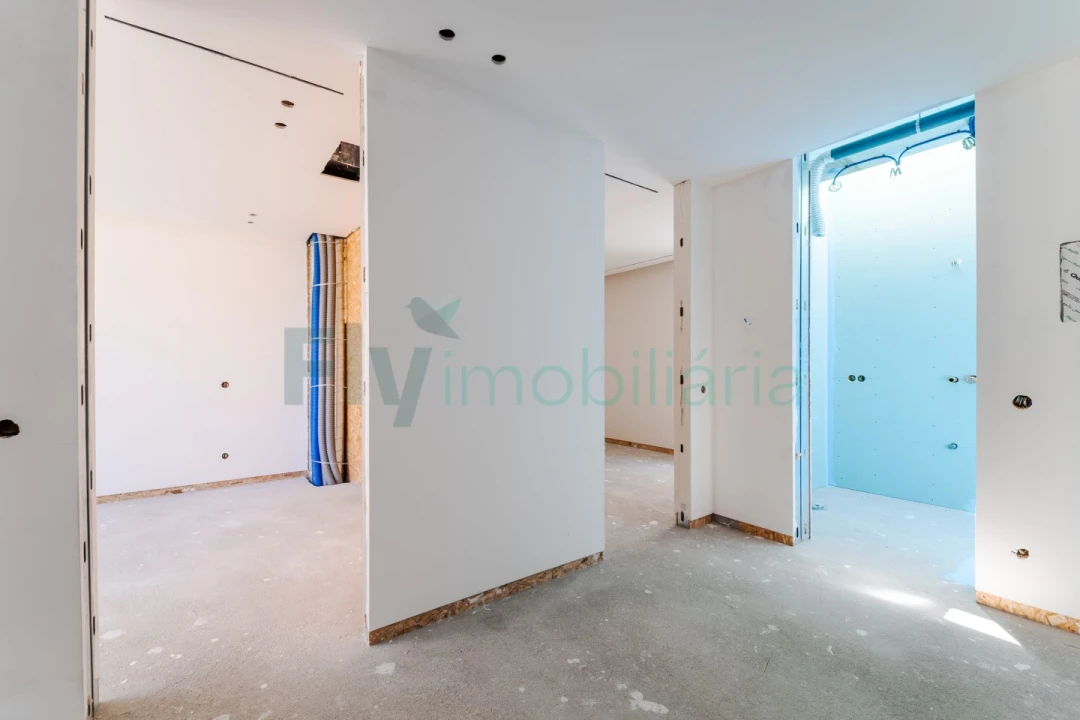 Moradia T4 para Venda em Azurem Foto 54