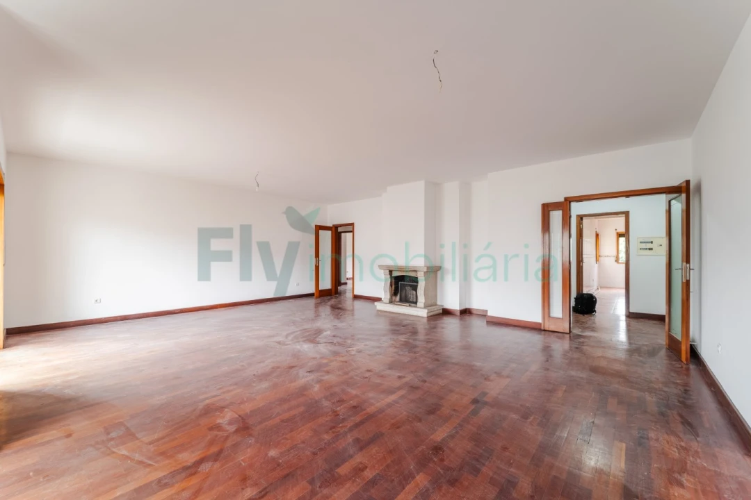 Apartamento T4 para Venda em Caldas de Vizela (São Miguel e São João) Foto 1