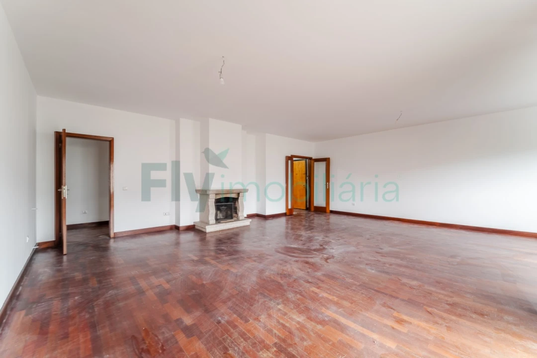 Apartamento T4 para Venda em Caldas de Vizela (São Miguel e São João) Foto 2