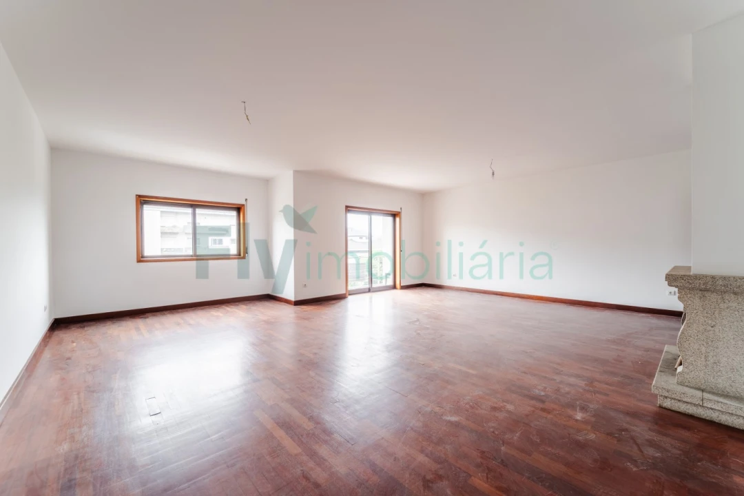 Apartamento T4 para Venda em Caldas de Vizela (São Miguel e São João) Foto 4