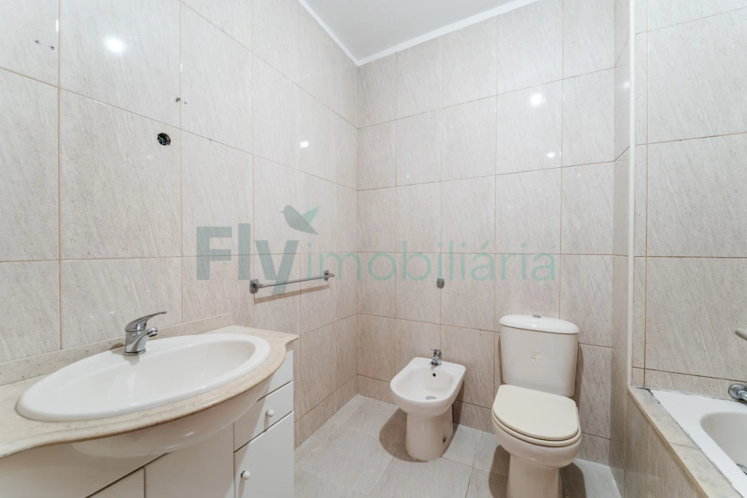 Apartamento T4 para Venda em Caldas de Vizela (São Miguel e São João) Foto 31