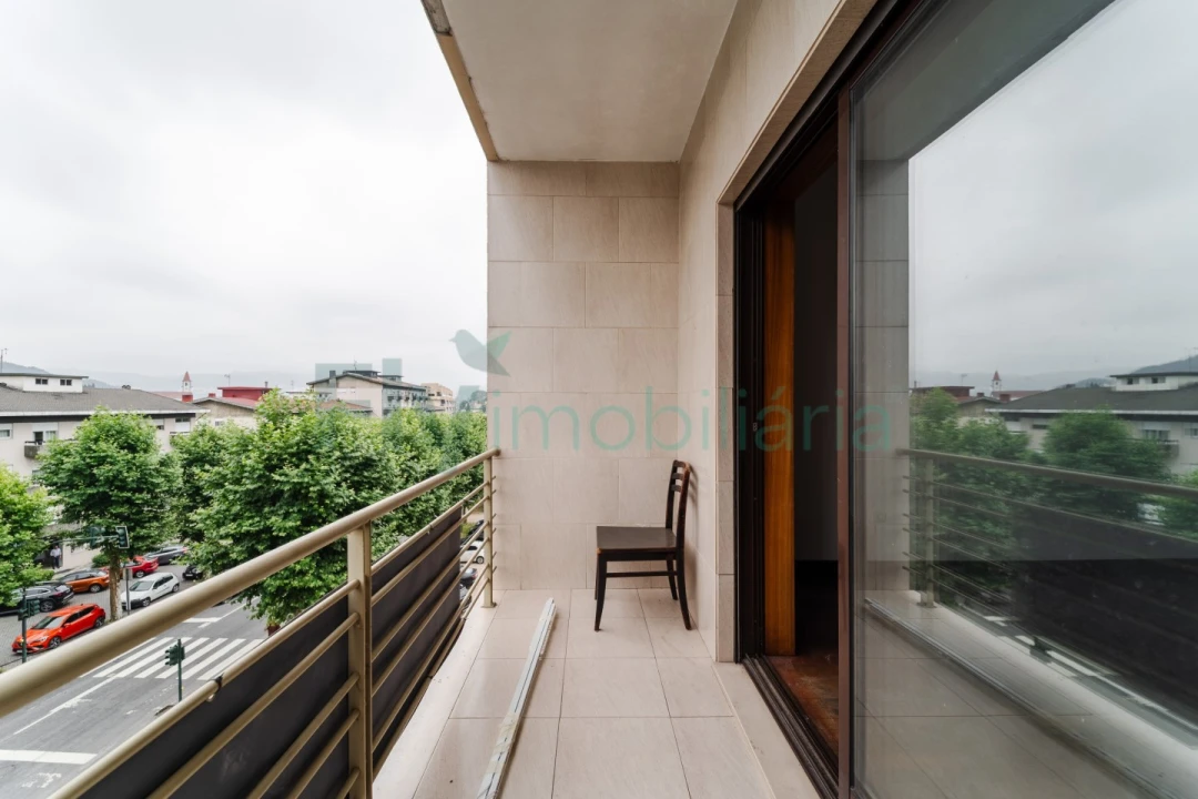Apartamento T4 para Venda em Caldas de Vizela (São Miguel e São João) Foto 40