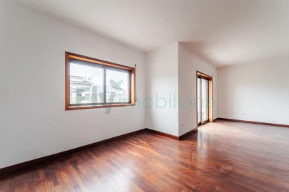 Apartamento T4 para Venda em Caldas de Vizela (São Miguel e São João)