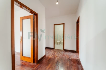 Apartamento T4 para Venda em Caldas de Vizela (São Miguel e São João)