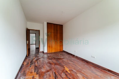 Apartamento T4 para Venda em Caldas de Vizela (São Miguel e São João)