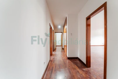 Apartamento T4 para Venda em Caldas de Vizela (São Miguel e São João)