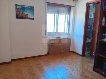 Apartamento T4 para Venda em Oeiras e São Julião da Barra, Paço de Arcos e Caxias