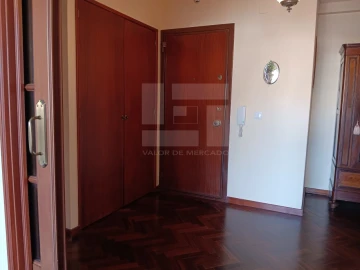 Apartamento T4 para Venda em Oeiras e São Julião da Barra, Paço de Arcos e Caxias