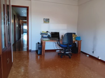 Apartamento T4 para Venda em Oeiras e São Julião da Barra, Paço de Arcos e Caxias