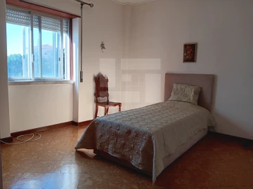 Apartamento T4 para Venda em Oeiras e São Julião da Barra, Paço de Arcos e Caxias