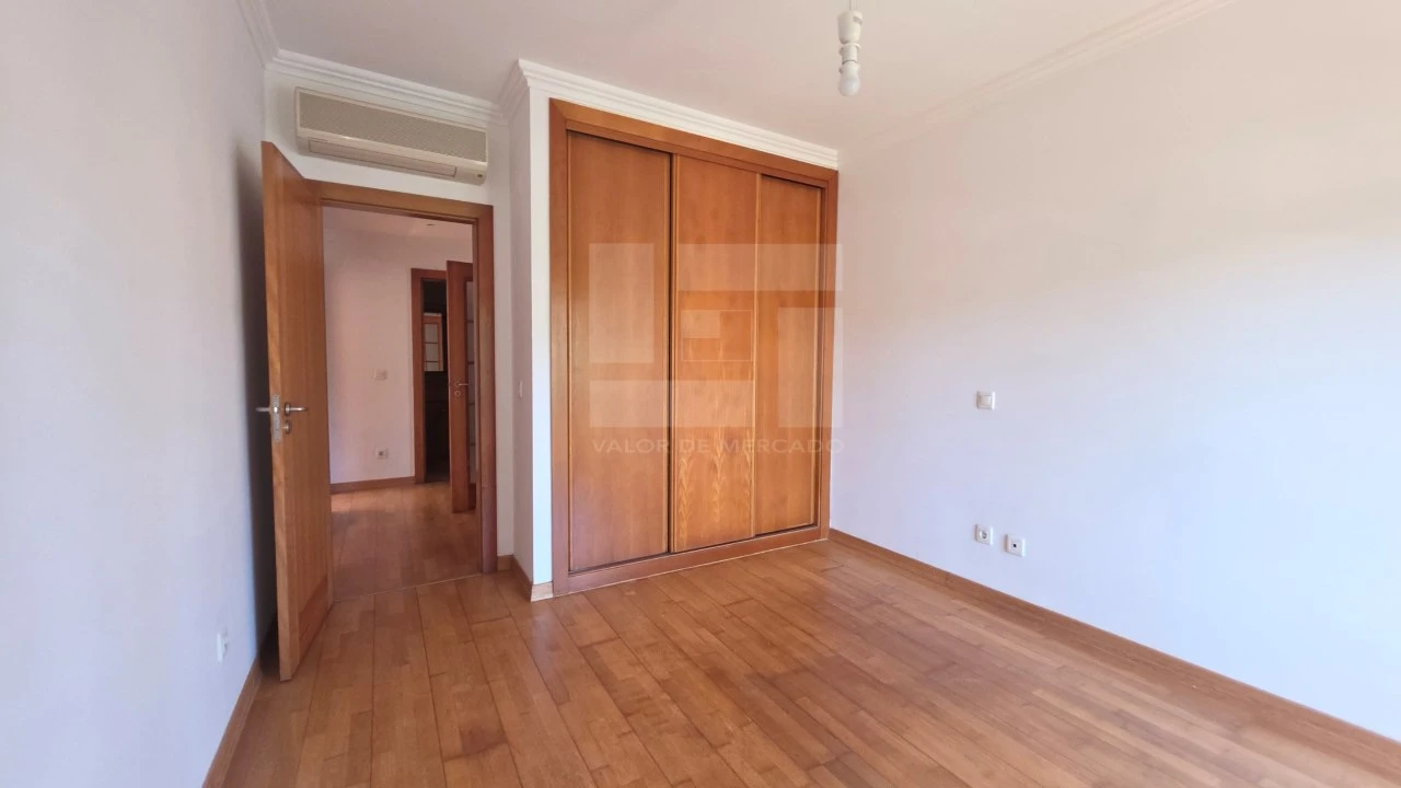 Apartamento T3 para Venda em Santa Maria e São Miguel, São Martinho, São Pedro Penaferrim Foto 33