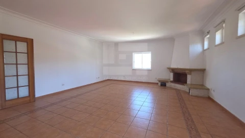 Apartamento T3 para Venda em Santa Maria e São Miguel, São Martinho, São Pedro Penaferrim