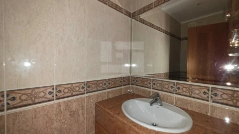 Apartamento T3 para Venda em Santa Maria e São Miguel, São Martinho, São Pedro Penaferrim