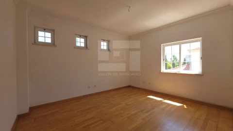 Apartamento T3 para Venda em Santa Maria e São Miguel, São Martinho, São Pedro Penaferrim