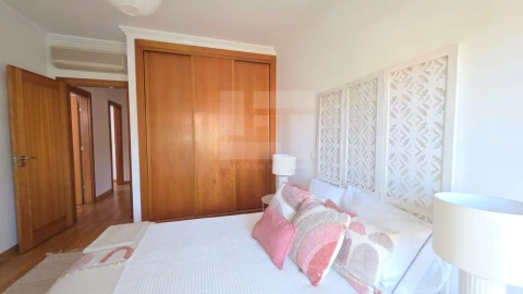 Apartamento T3 para Venda em Santa Maria e São Miguel, São Martinho, São Pedro Penaferrim