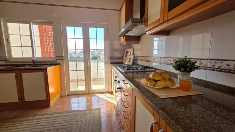 Apartamento T3 para Venda em Santa Maria e São Miguel, São Martinho, São Pedro Penaferrim