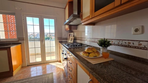 Apartamento T3 para Venda em Santa Maria e São Miguel, São Martinho, São Pedro Penaferrim