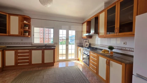Apartamento T3 para Venda em Santa Maria e São Miguel, São Martinho, São Pedro Penaferrim
