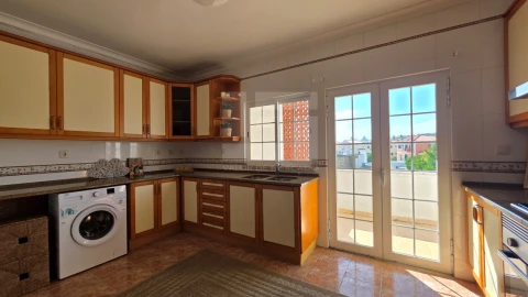 Apartamento T3 para Venda em Santa Maria e São Miguel, São Martinho, São Pedro Penaferrim