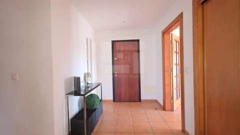 Apartamento T3 para Venda em Santa Maria e São Miguel, São Martinho, São Pedro Penaferrim