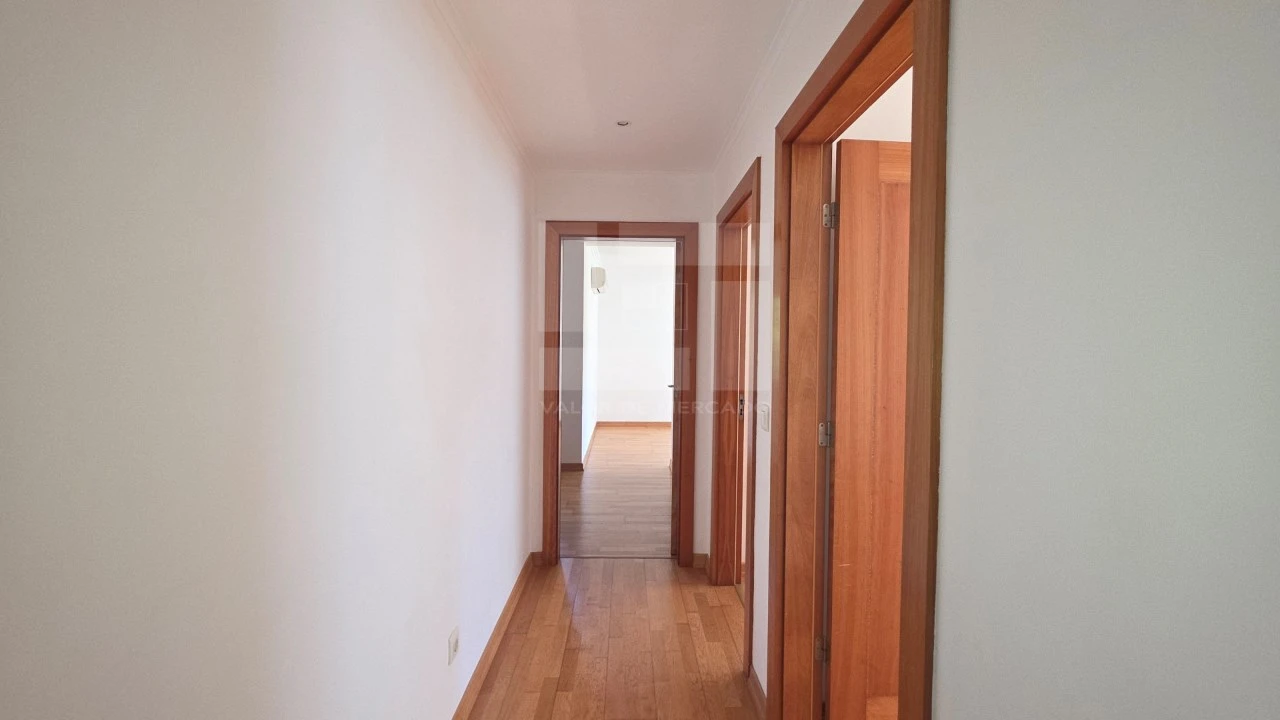 Apartamento T3 para Venda em Santa Maria e São Miguel, São Martinho, São Pedro Penaferrim Foto 25