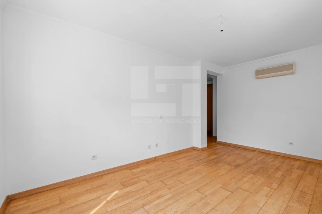 Apartamento T3 para Venda em Santa Maria e São Miguel, São Martinho, São Pedro Penaferrim Foto 22