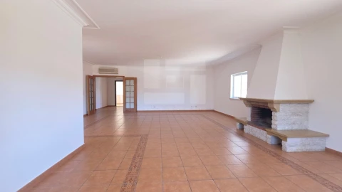 Apartamento T3 para Venda em Santa Maria e São Miguel, São Martinho, São Pedro Penaferrim