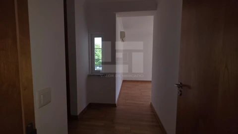 Apartamento T3 para Venda em Santa Maria e São Miguel, São Martinho, São Pedro Penaferrim