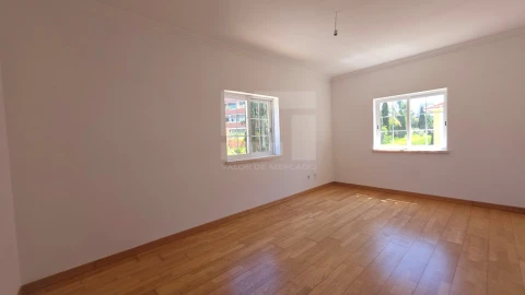 Apartamento T3 para Venda em Santa Maria e São Miguel, São Martinho, São Pedro Penaferrim