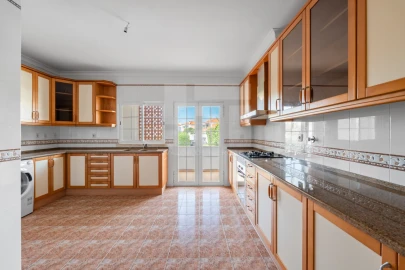 Apartamento T3 para Venda em Santa Maria e São Miguel, São Martinho, São Pedro Penaferrim