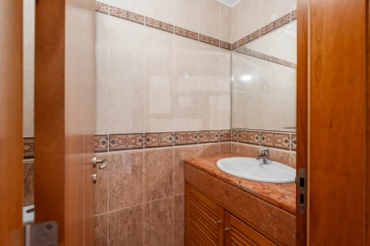 Apartamento T3 para Venda em Santa Maria e São Miguel, São Martinho, São Pedro Penaferrim