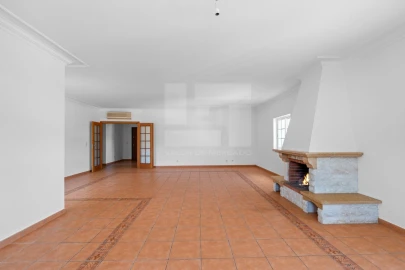 Apartamento T3 para Venda em Santa Maria e São Miguel, São Martinho, São Pedro Penaferrim