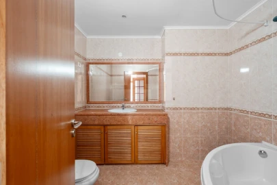 Apartamento T3 para Venda em Santa Maria e São Miguel, São Martinho, São Pedro Penaferrim