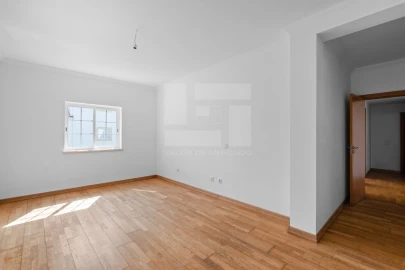 Apartamento T3 para Venda em Santa Maria e São Miguel, São Martinho, São Pedro Penaferrim