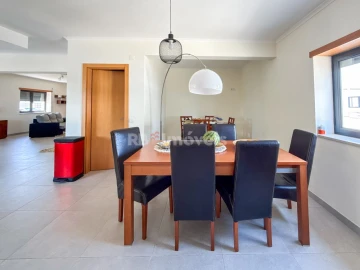 Moradia T5 para Venda em Riachos
