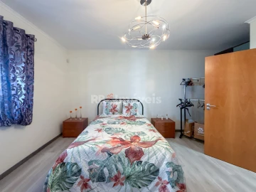 Moradia T5 para Venda em Riachos