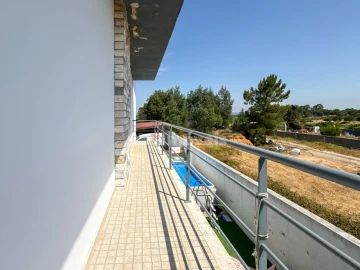 Moradia T5 para Venda em Riachos